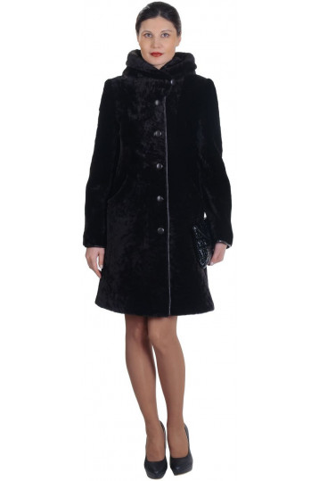 Шуба из мутона шоколадного цвета с капюшоном